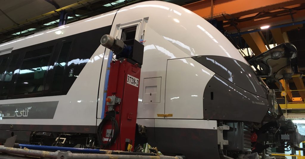Un Regio 2N destiné à l'Ile-de-France dans l'usine Bombardier de Crespin