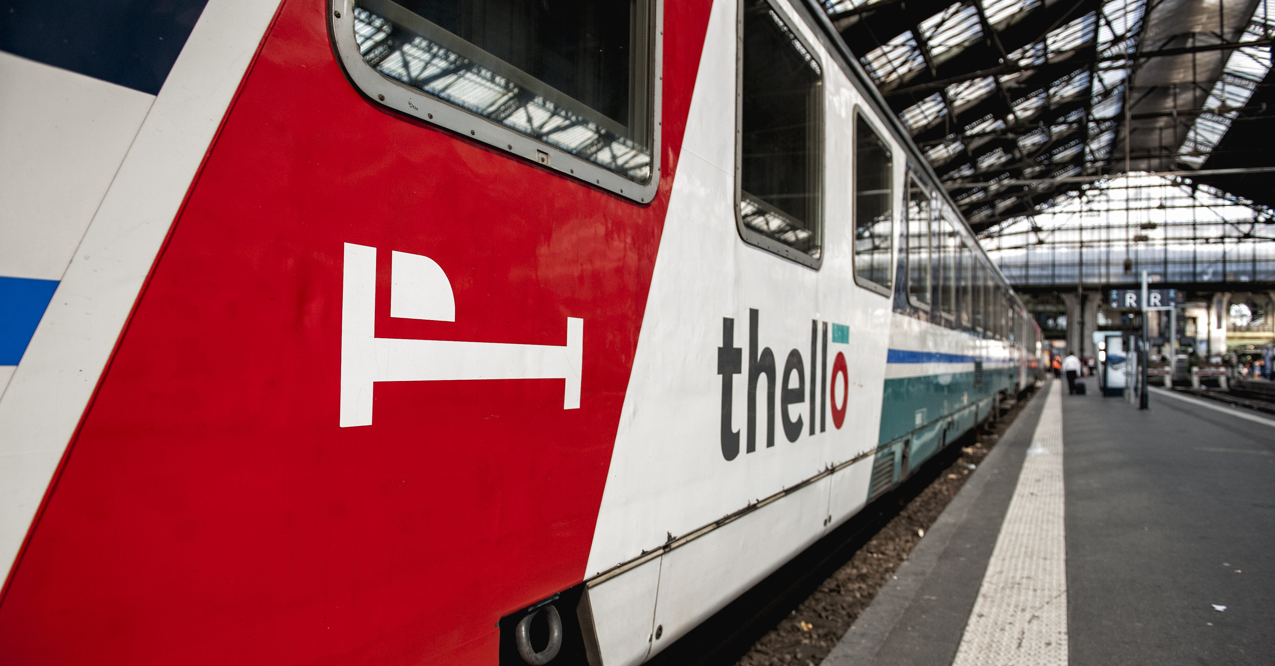 famille montant à bord du train Thello de Paris-Gare de Lyon pour Venise Santa Lucia.
'c)  RFF / CAPA / Alexandre Mostras (TOMA)