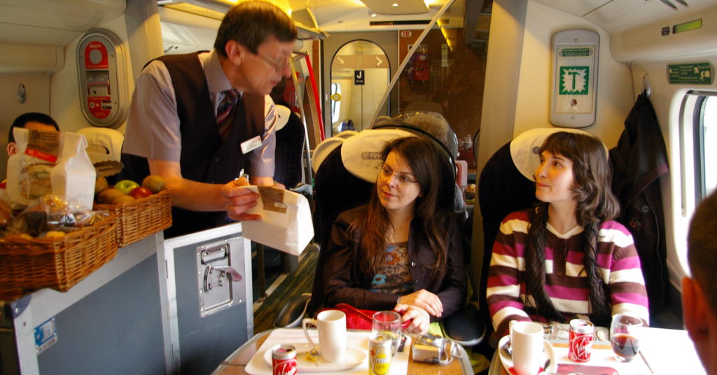 Patrick Laval/LVDR/Photorail
16/04/2009
Virgin Trains
Sur Manchester-Londres - Angleterre - Royaume-Uni
un service
de restauration
à la place en 1re classe sur la West Coast Main Line, exploitée par Virgin Trains.
