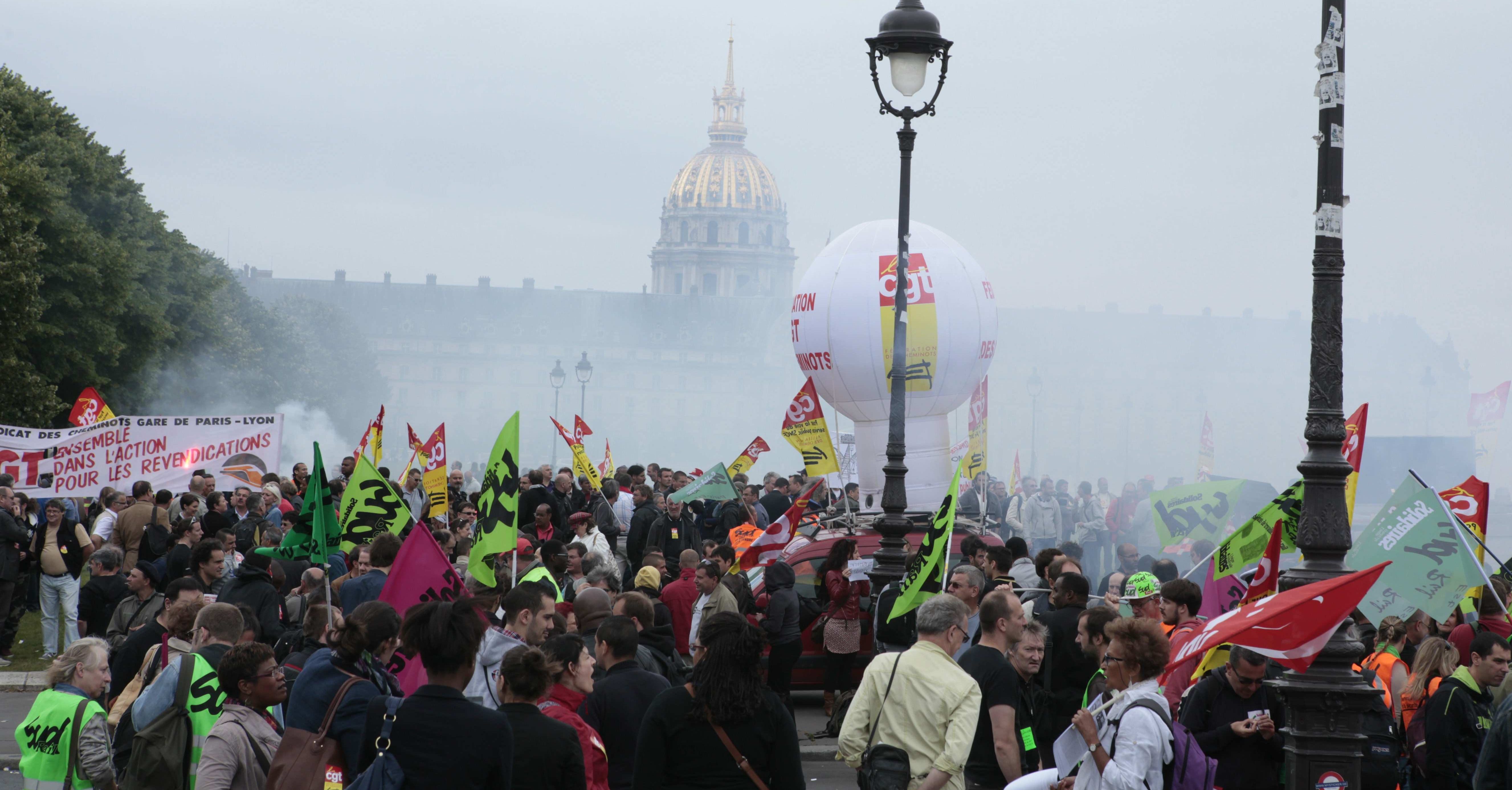 Manifestation grève syndicats
Greve de Juin 2014 - greve ferroviaire 
Rassemblement CGT aux Invalides le 17 Juin 2014
