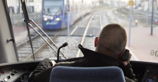 Agent SNCF conducteur tram-train cheminot.