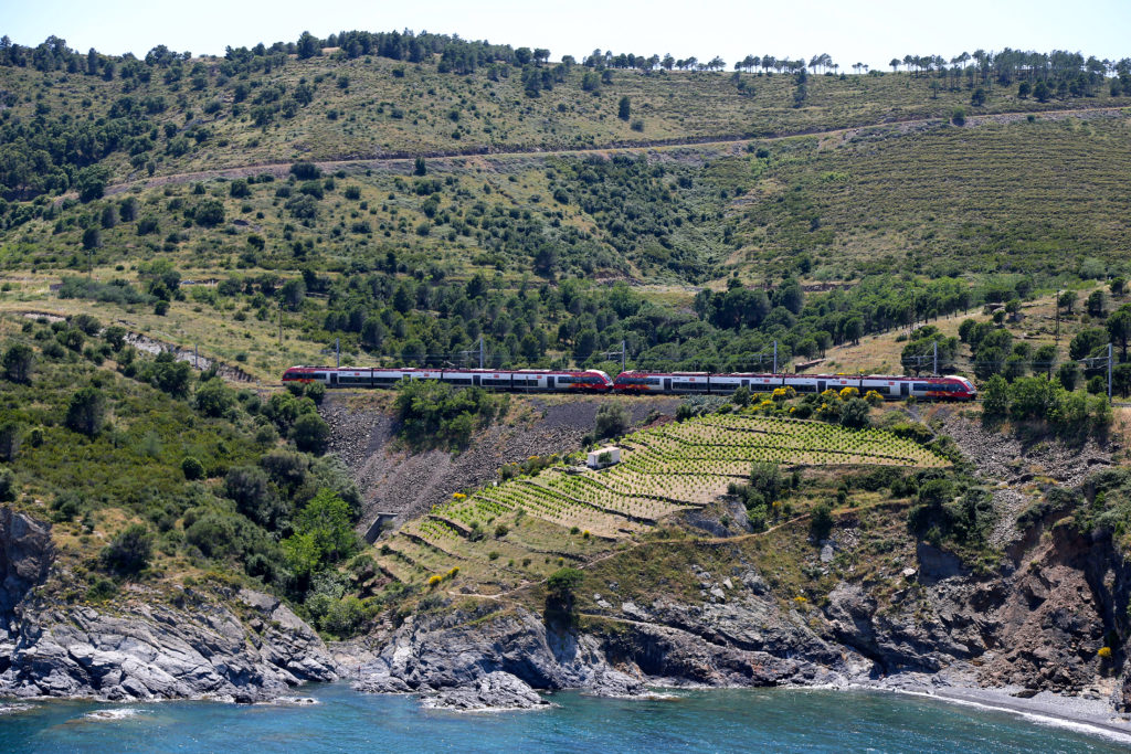 RFF - Ligne touristique entre Perpignan et Cerbere. Port-Vendres. Juin 2013.