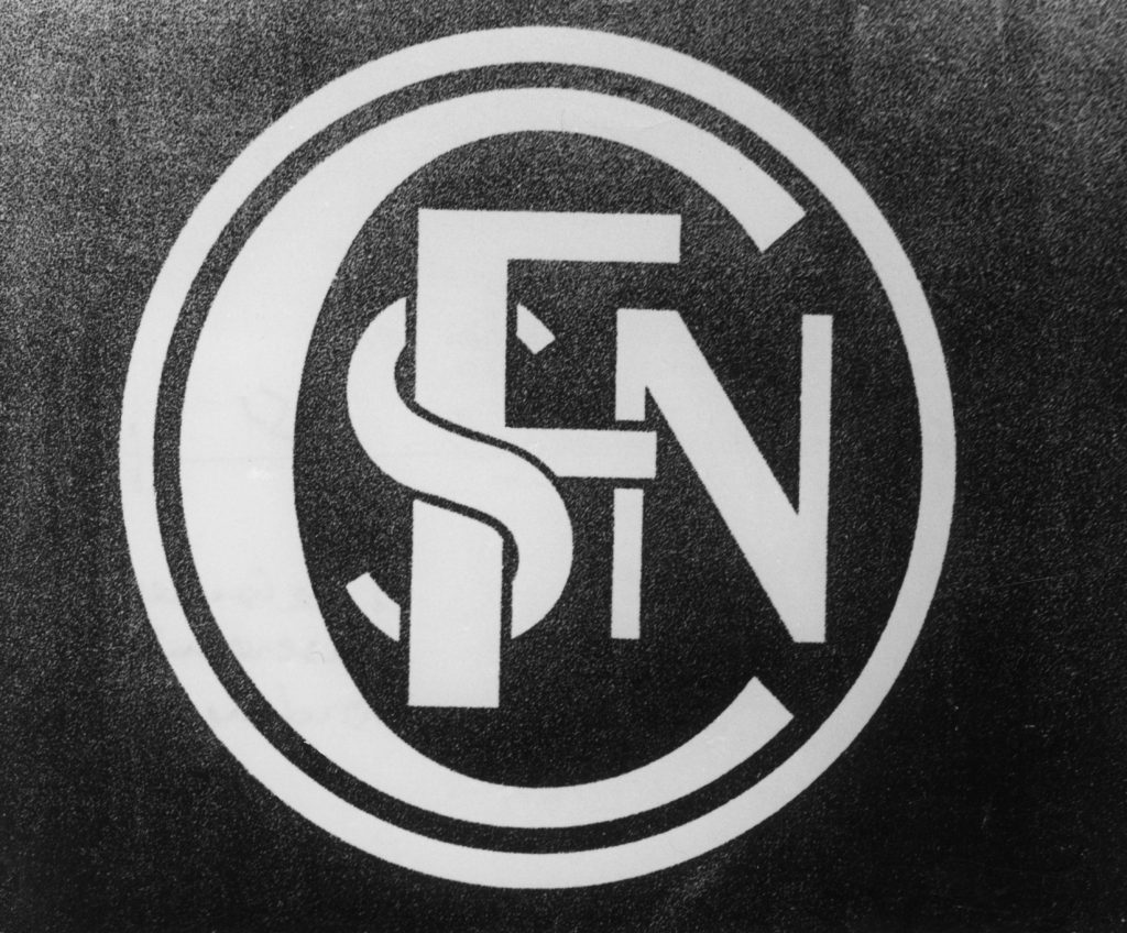 ARCHIVES-PHOTORAIL-LA VIE DU RAIL
1938
PREMIER LOGO DE LA SNCF
PARIS-ILE DE FRANCE-FRANCE