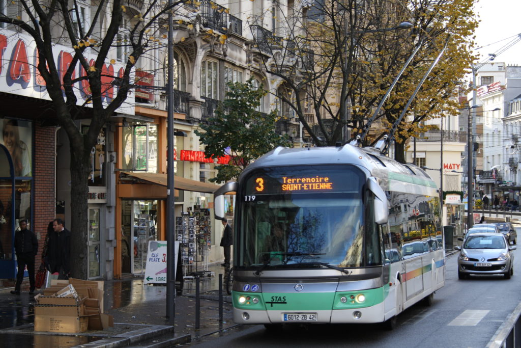 L’association
SAINTéTROLLEYBUS
voit dans le trolleybus une opportunité pour certaines villes
de développer un réseau de transport propre
à moindre coût.