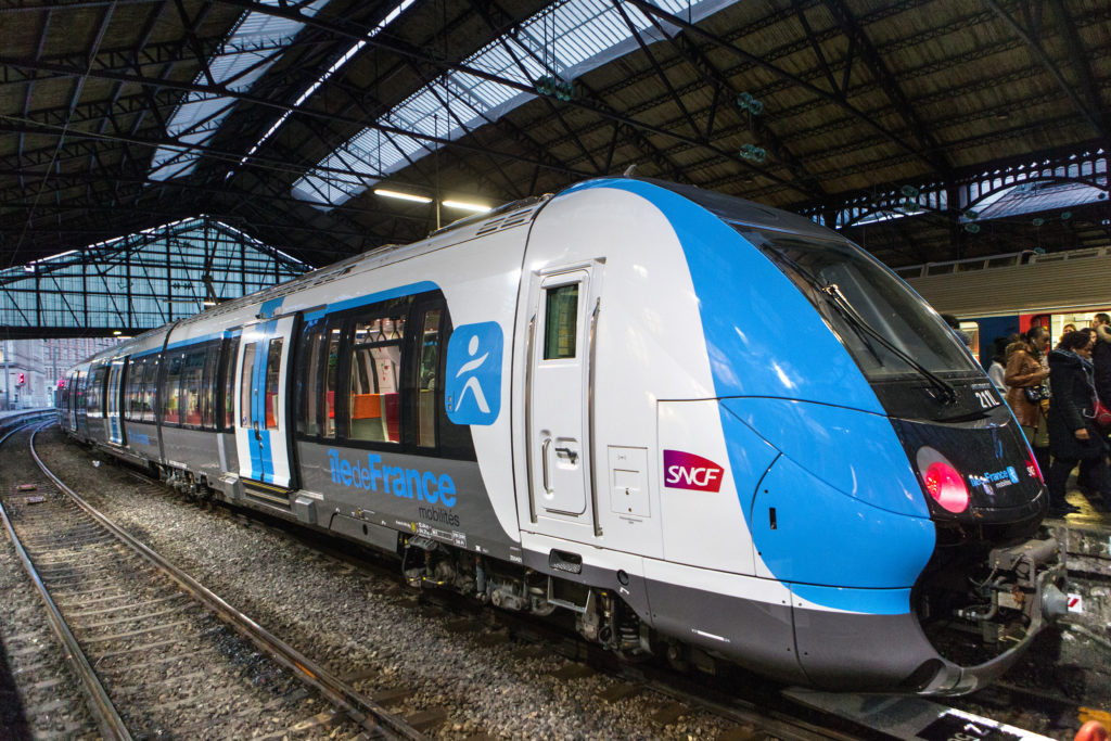 11 décembre 2017. Francilien en livrée Ile de France Mobilités sur la ligne Paris Saint Lazare -Versailles Rive Droite.