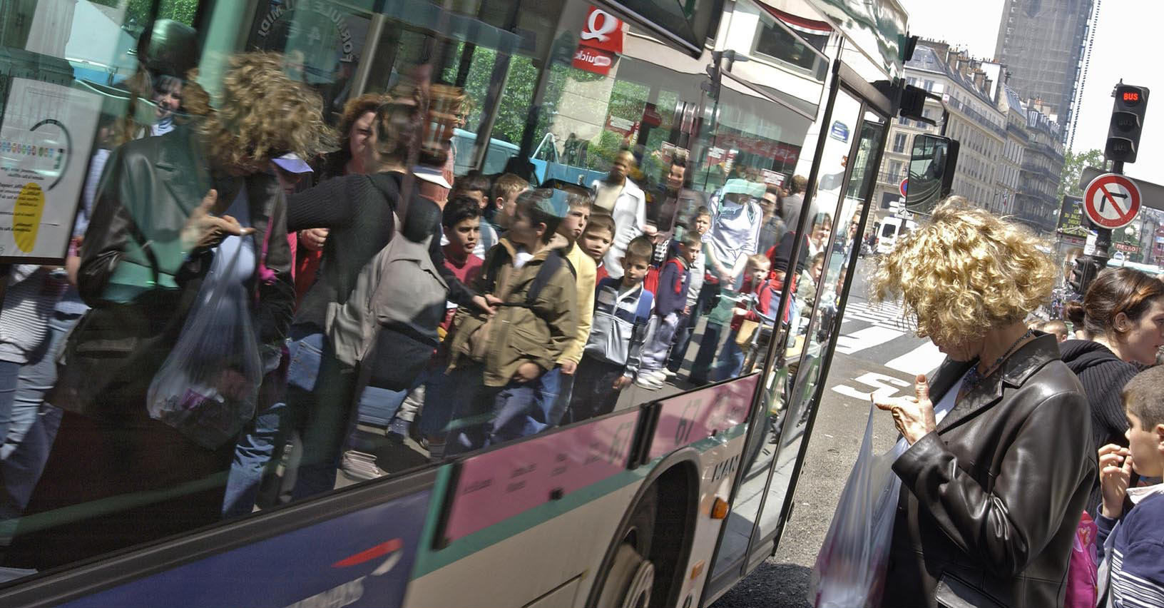 LIGNE 67 : AUTOBUS EN CIRCULATION