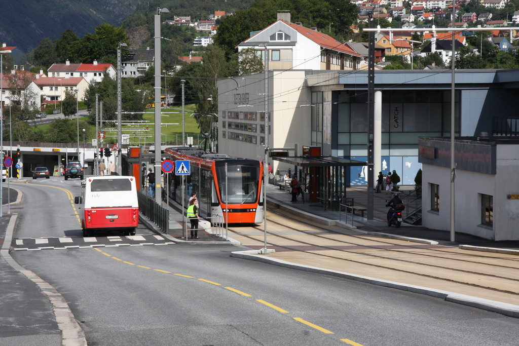 (c) Bybanen
tramway de Bergen