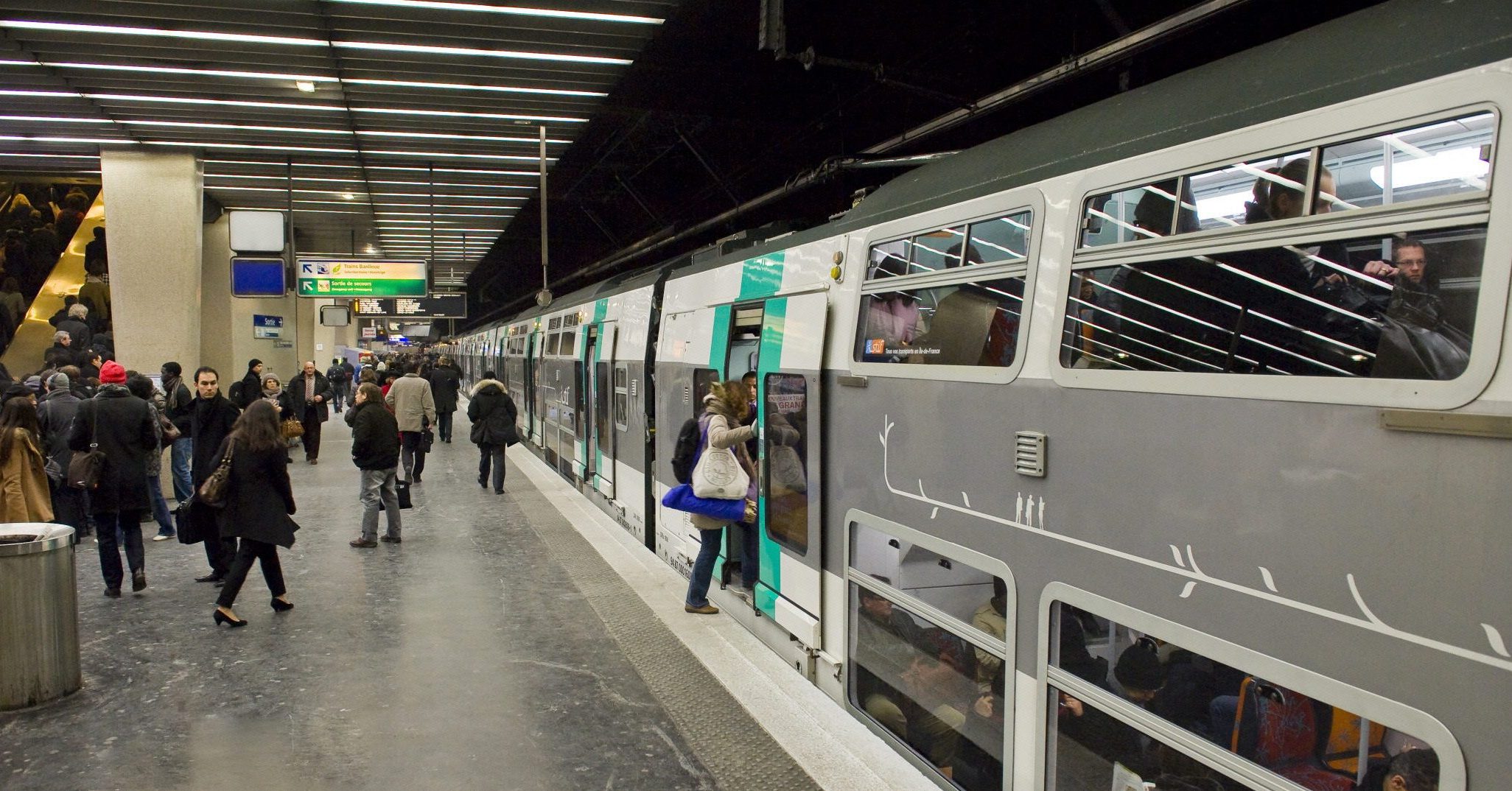 QUAIS DU RER A LA GARE DE LA DEFENSE
LOCALISATION : LA DEFENSE
