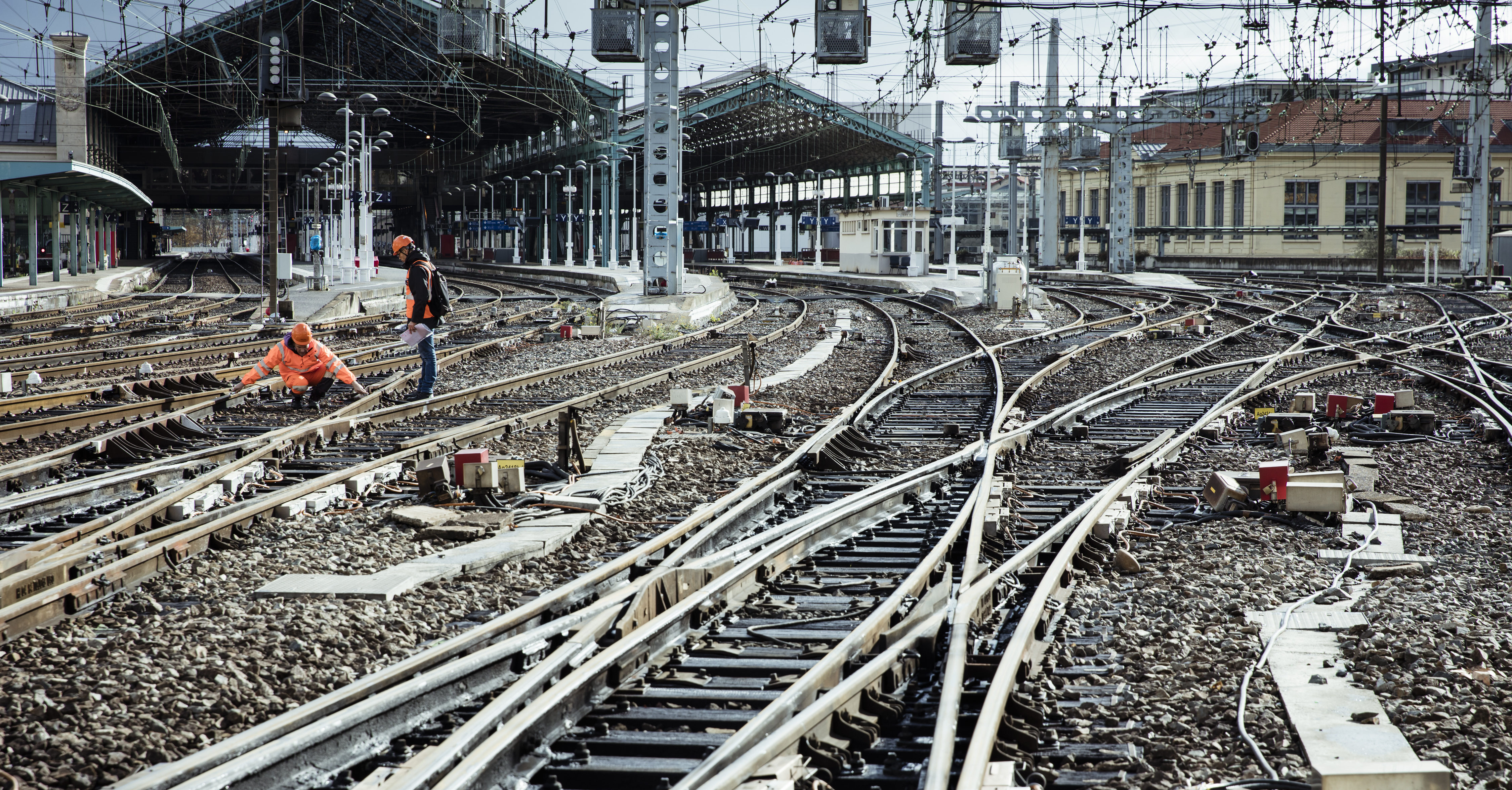 Mise en service de la commande centralisee du reseau en gare de Lyon Perrache le 11 novembre 2016.