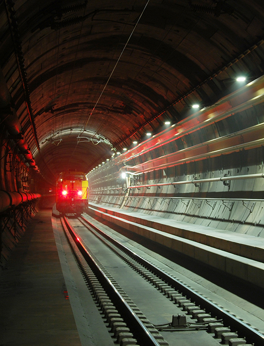 Train shoma en Tunnel