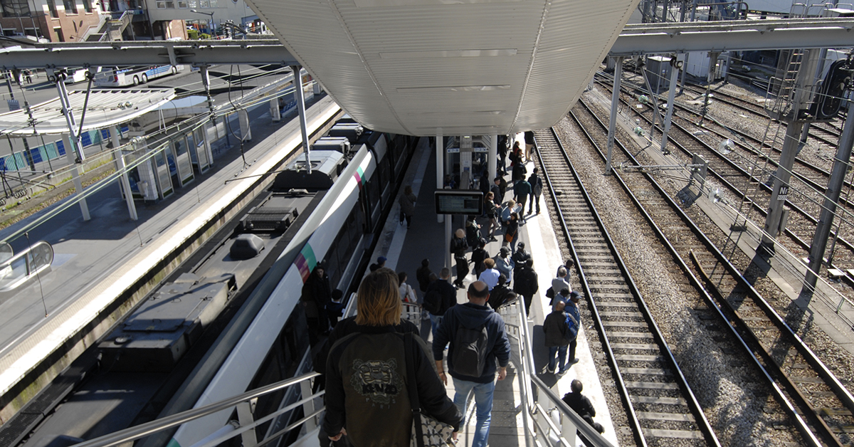 En Ile-de-France (le RER B en photo), les usagers paient 38% du coût réél des transports publics. E,n province, 20% sur les réseaux sont dotés d'un métro ou d'un tramway.