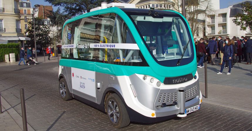 Navette autonome Navya exploitée pare la RATP à Vincennes.