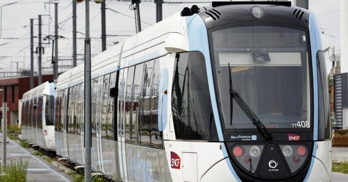 TRAIN TRAM T4