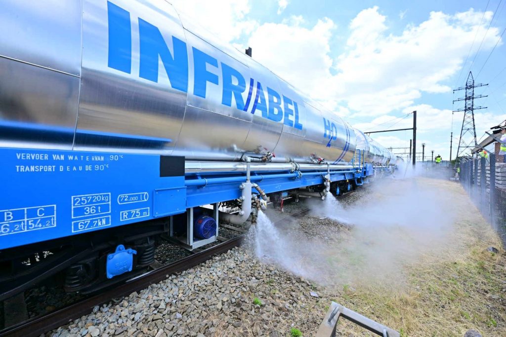 Train Eau Chaude Infrabel