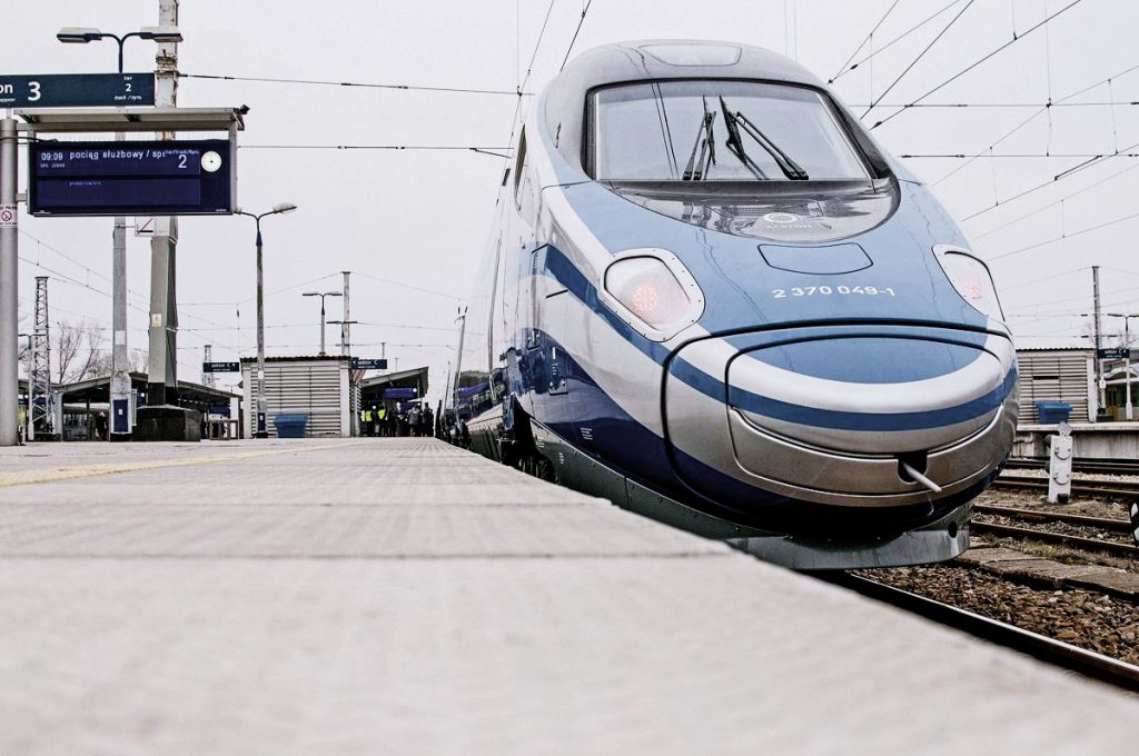Le Pendolino d’Alstom assure les relations
sur la magistrale polonaise au sud-ouest de Varsovie.