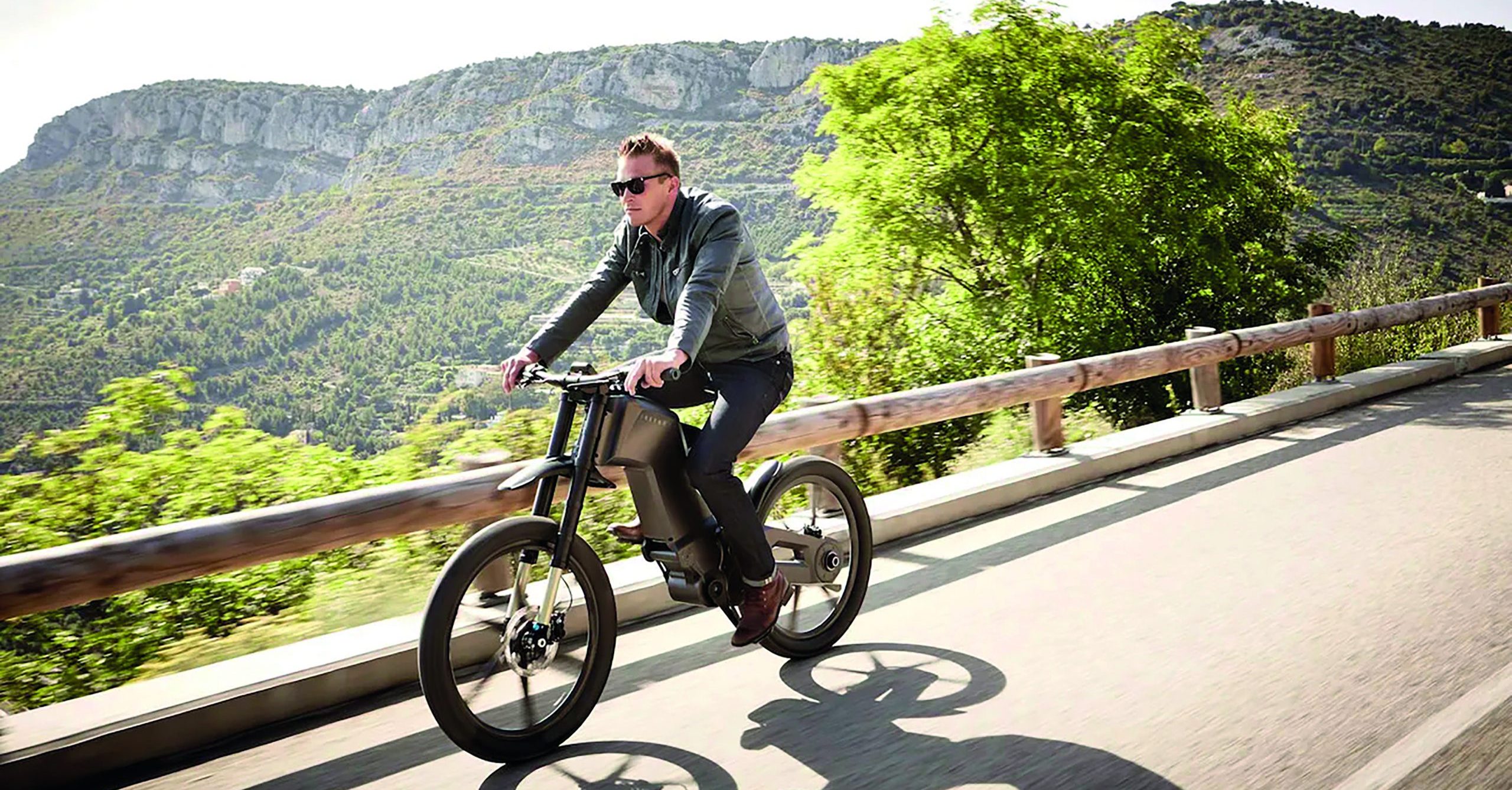 Un vélo ultra rapide (speed pedelec) qui va à 40 km/h ou un tricycle à assistance électrique ? Dans les deux cas, le poids est limité.