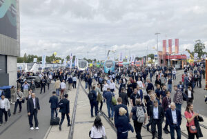 L’affluence au parc des expositions de Berlin lors du deuxième jour d’Innotrans 2024. © Patrick Laval