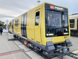 rame de métro petit gabarit JK construite dans l’arrondissement berlinois de Spandau par Stadler. 
Photos © Patrick Laval