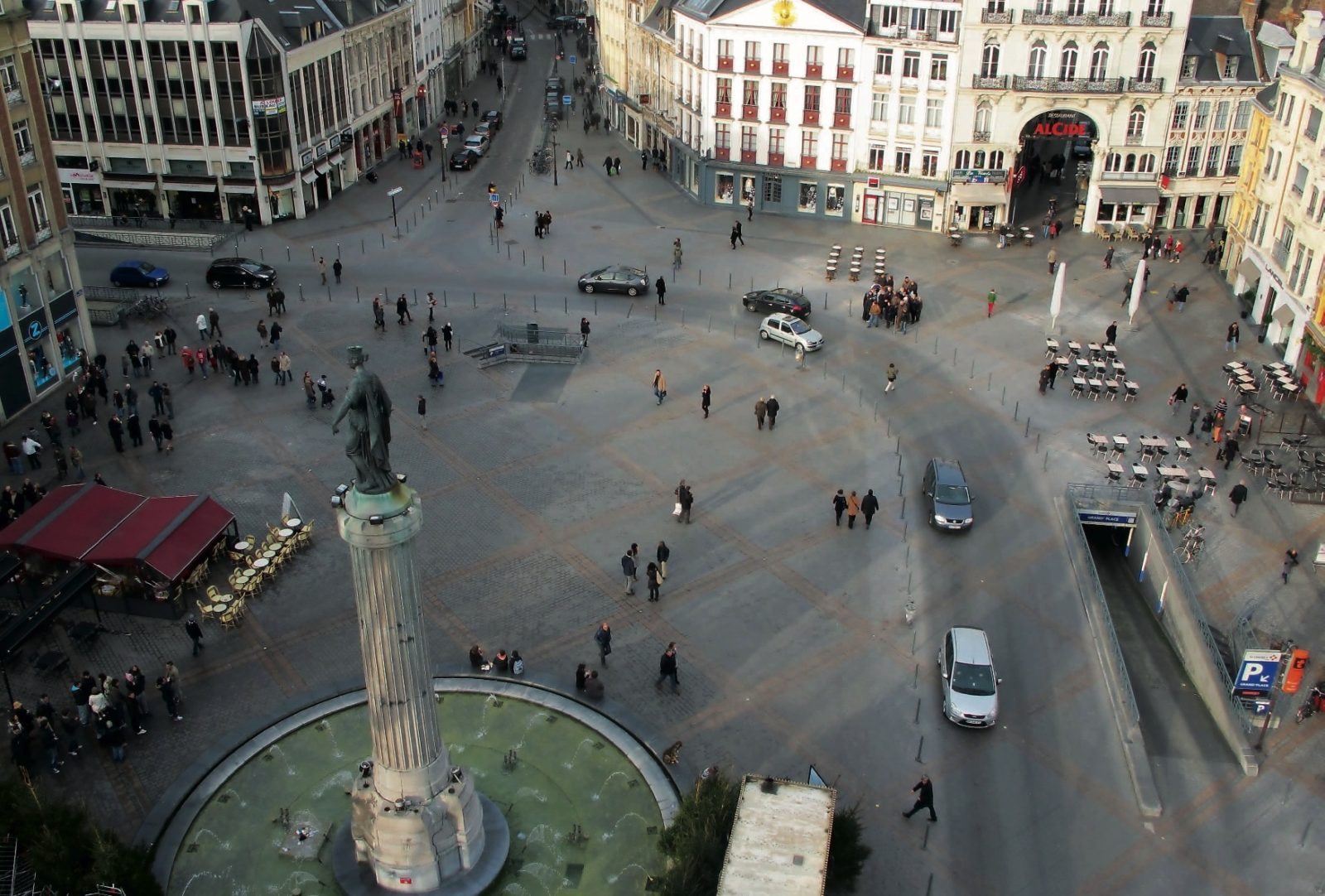 Zones de rencontre : quand piétons et voitures se partagent le pavé