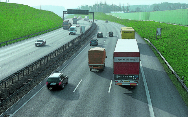 Transport routier : le principe du pollueur-payeur accepté par les 27