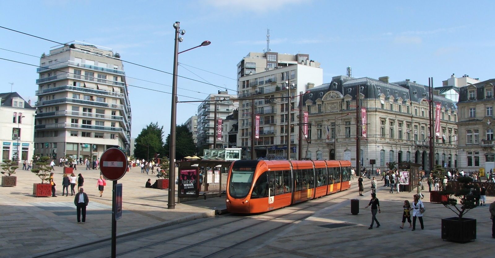 Le Mans passe aux tramways XL
