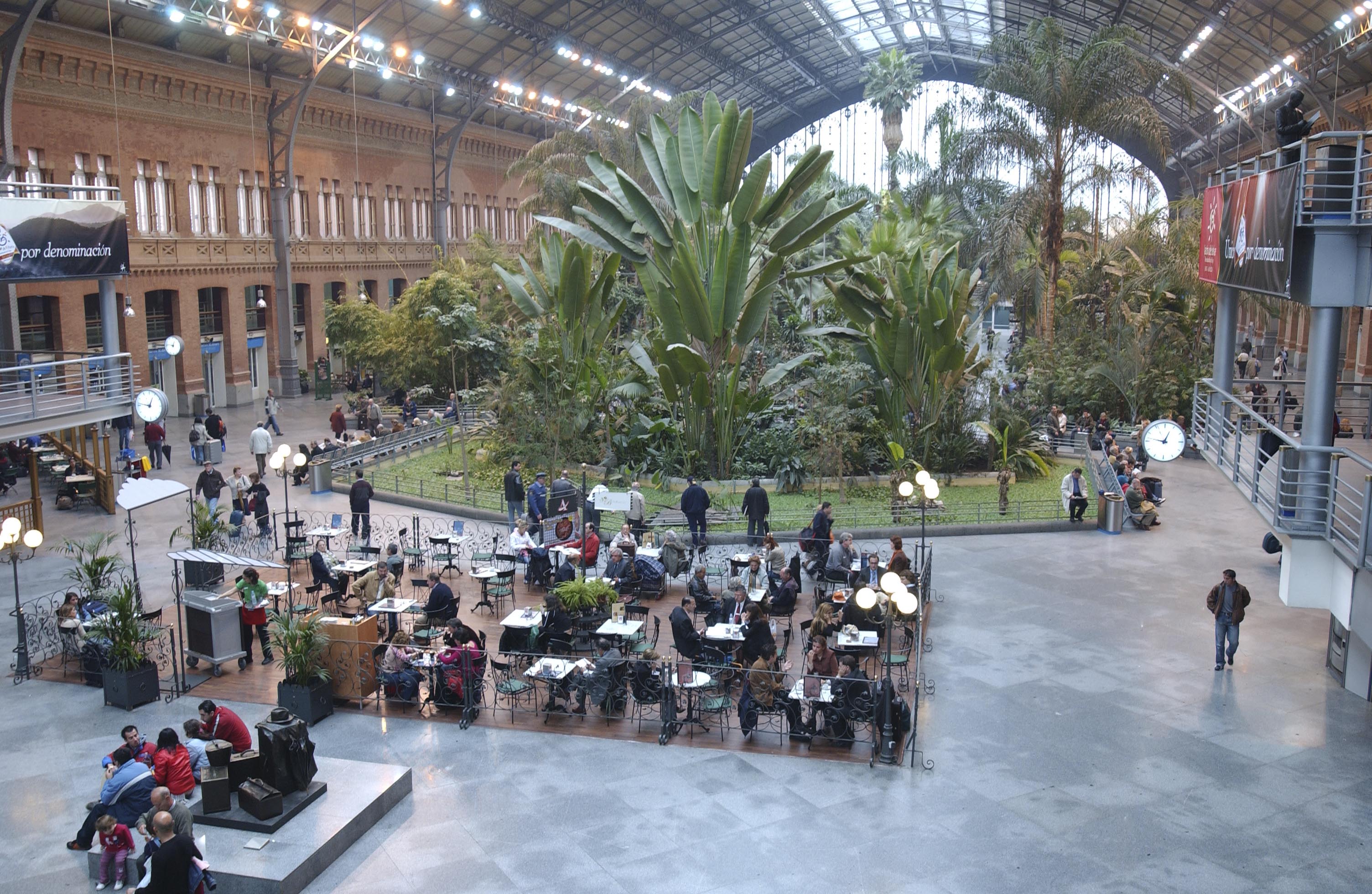 (c) ADIF
Gare dAtocha:
 DIG00305. Jardin Tropical Gare dAtocha