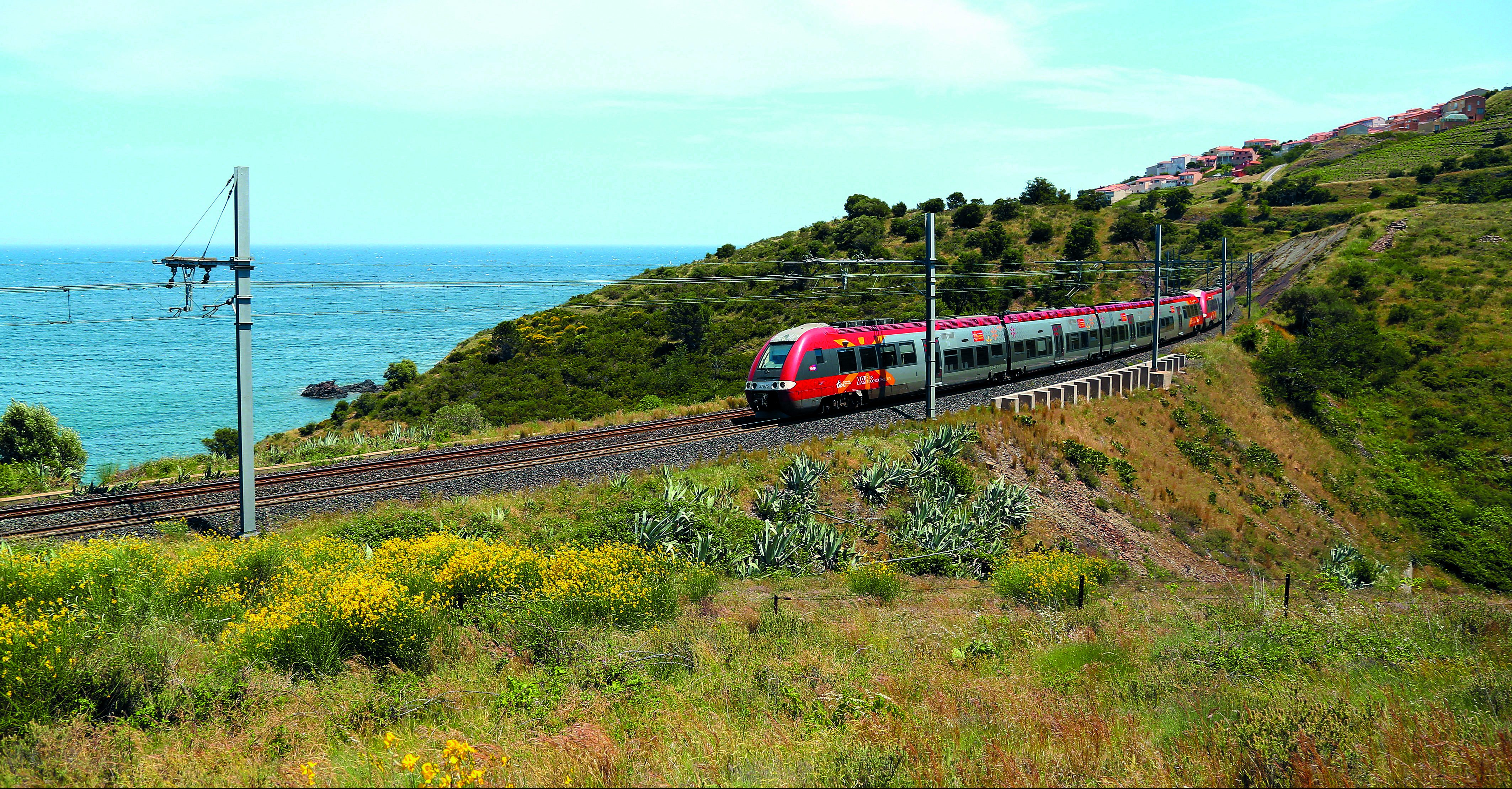 RFF - Ligne touristique entre Perpignan et Cerbere. Port-Vendres. Juin 2013.