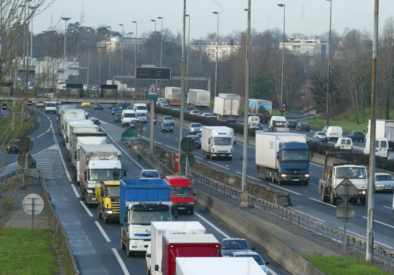 11/01/2004

Nogent sur Marne - Ile de France - France

Tronc commun de L A 86 et de L A 4
En regardant vers Paris depuis 400 m a l'Ouest du pont de Nogent