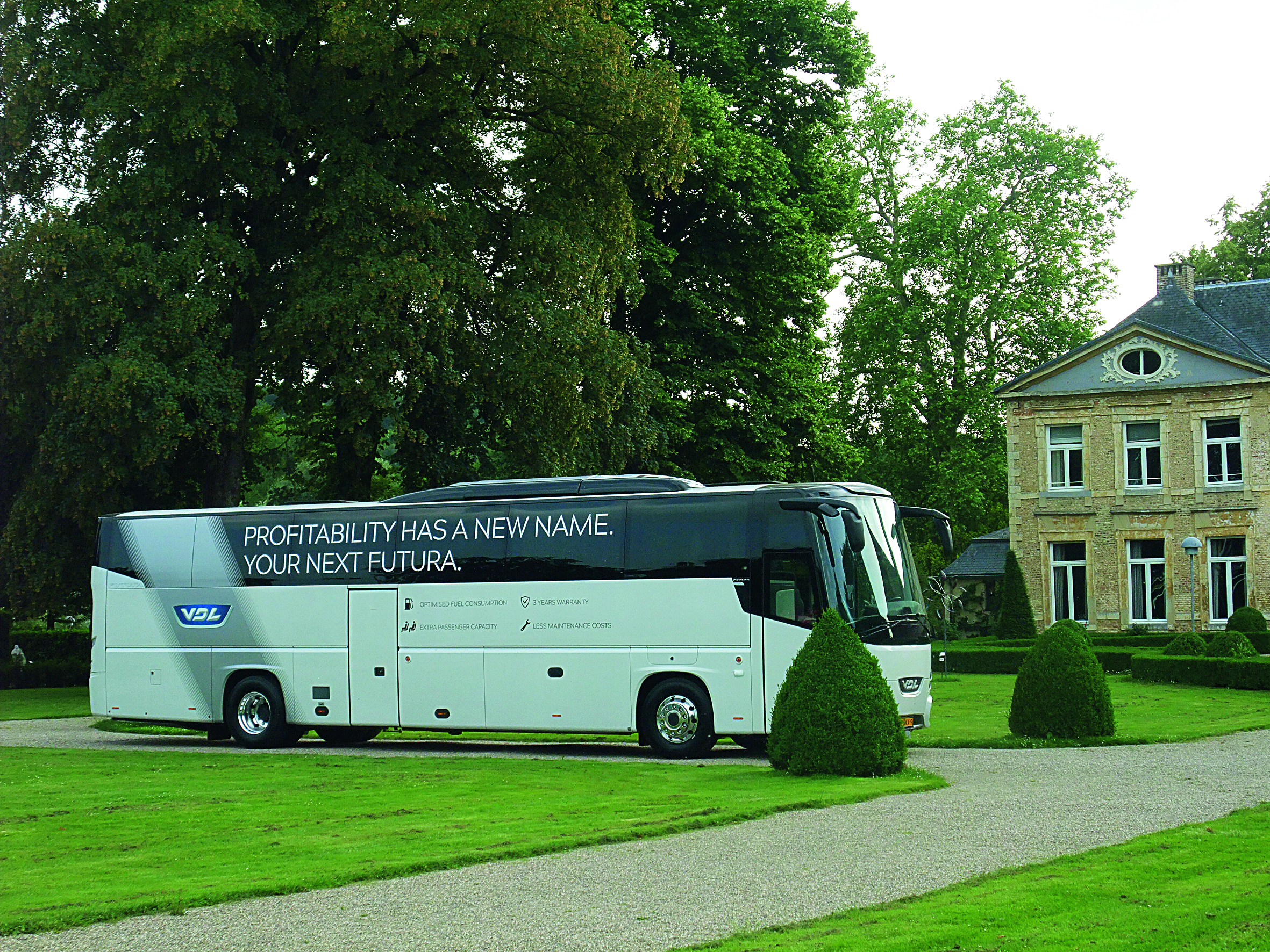 C’est dans le parc 
du château de Saint-Gerlach, à Maastricht (Pays-Bas), que VDL avait choisi de dévoiler l’autocar Futura FHD2 de nouvelle génération.