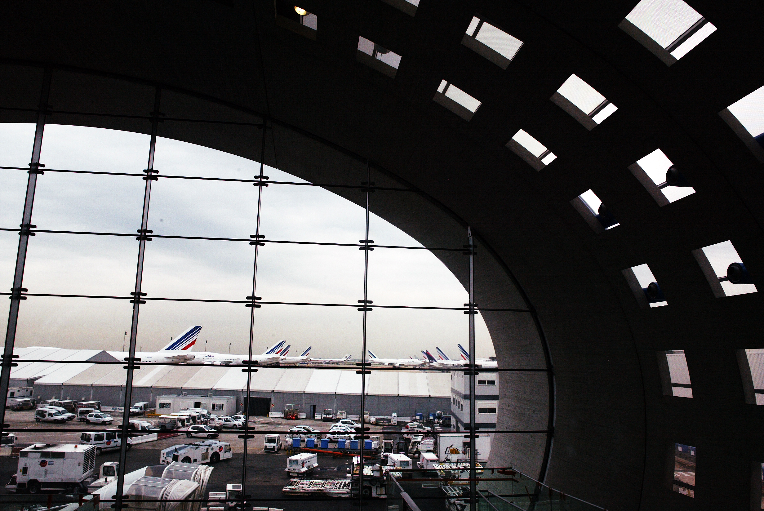 Presentation du terminal 2E, Aeroport Roissy Charles de Gaulle, 10 mai 2003.