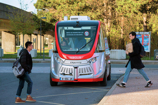 la navette automatique NAVYA en test sur le campus de Vill. d' Ascq