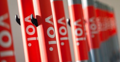 Stationnement des trottinettes à Paris: Voi montre des gages