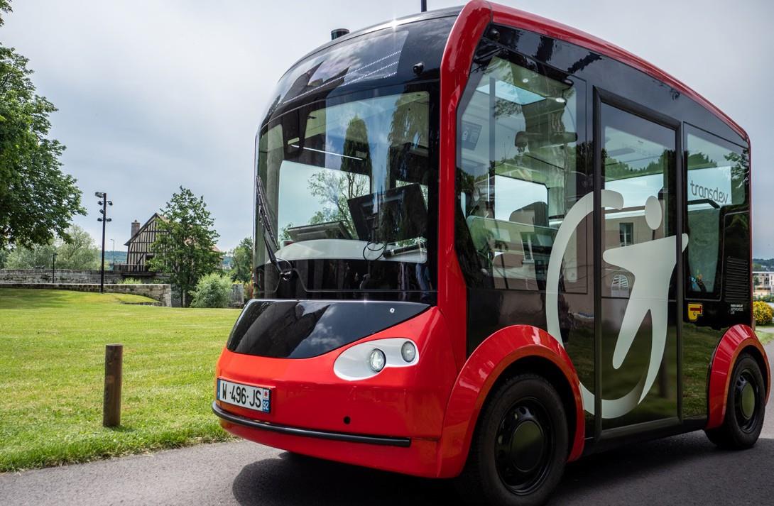 Une « Nimféa » testée entre la gare SNCF de Vernon et le village de Giverny, dans l'Eure.