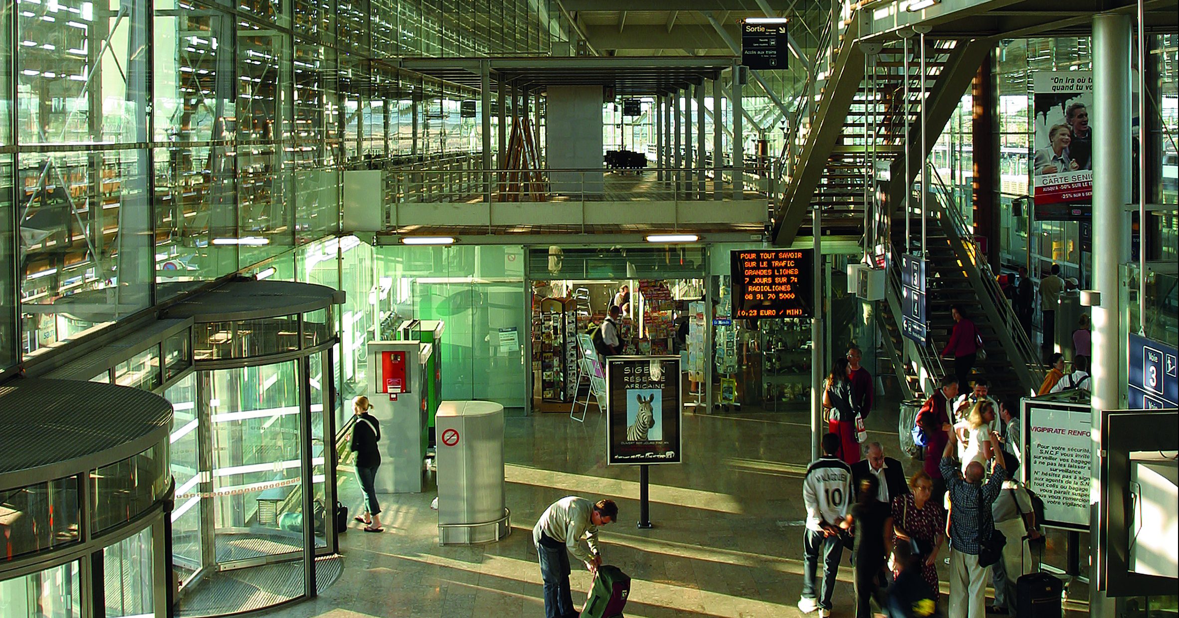 Aix-en-Provence TGV, gare. Hall