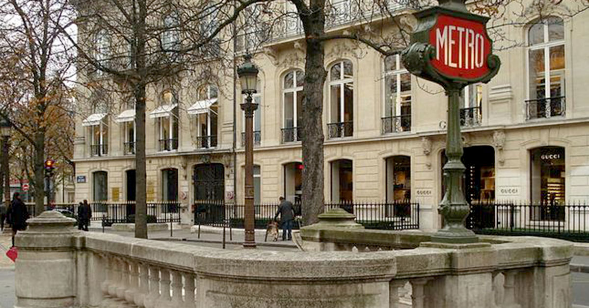 Sans voitures et presque sans métro dimanche dernier à Paris