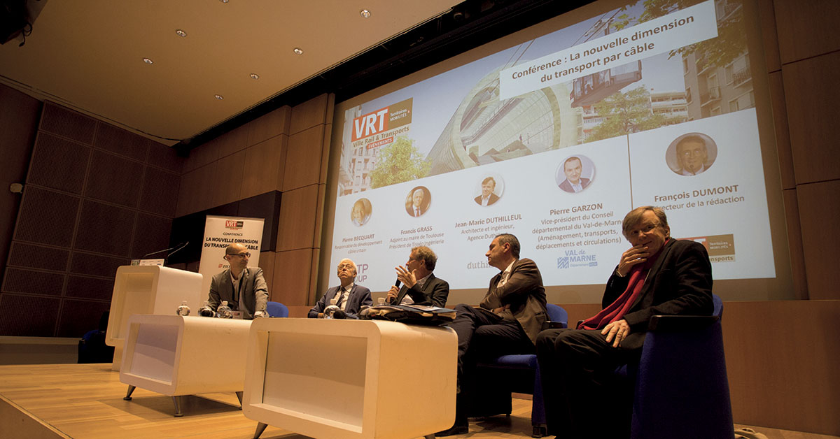 Le téléphérique arrive en ville