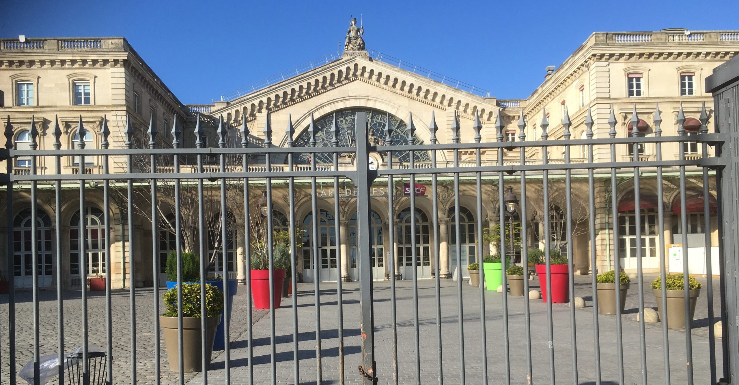 Port du masque obligatoire et limitation du nombre de voyageurs dans les transports publics