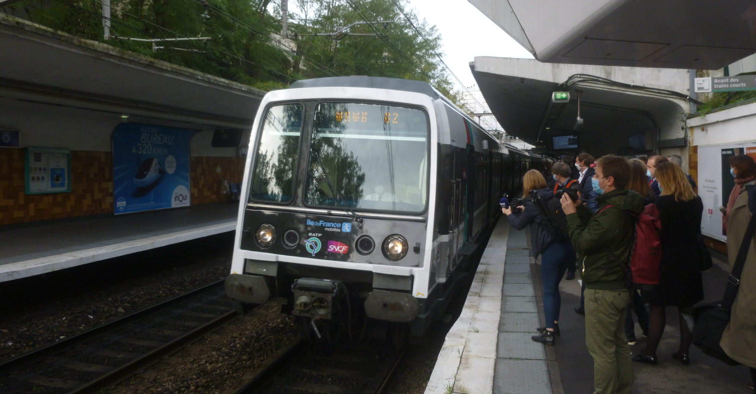 Première rame MI84 rénovée