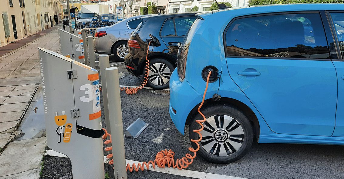 Voitures électriques : fin du leasing social, bonus écologique raboté