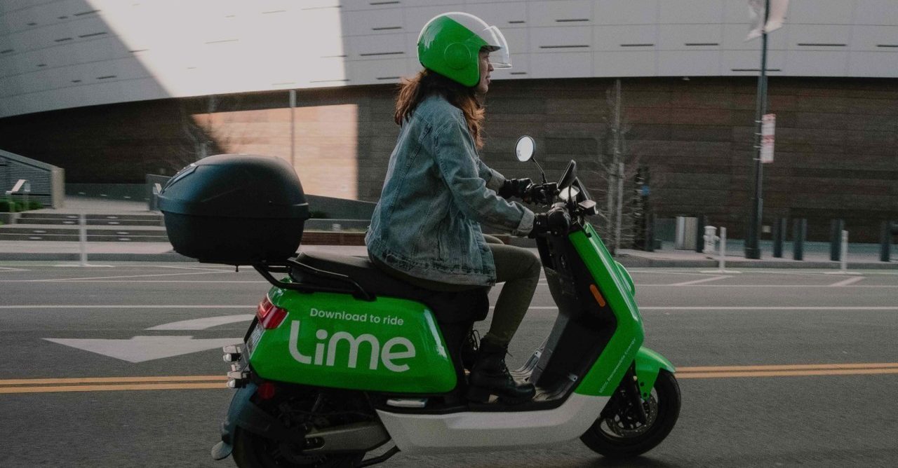 Paris va lancer un appel d&rsquo;offres pour limiter le nombre de scooters en libre-service