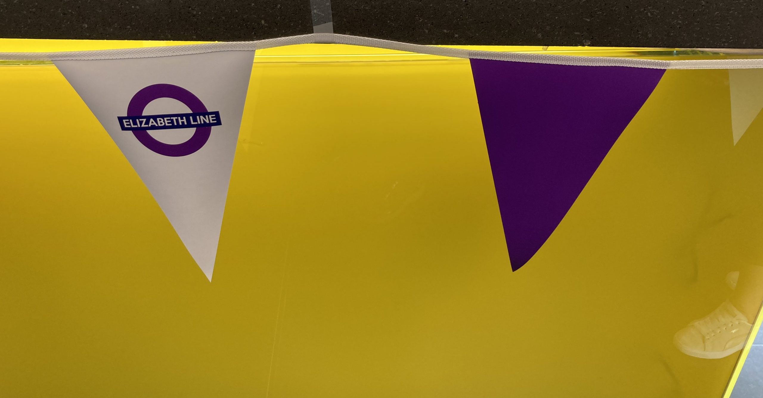 Fanions inauguration Elizabeth Line