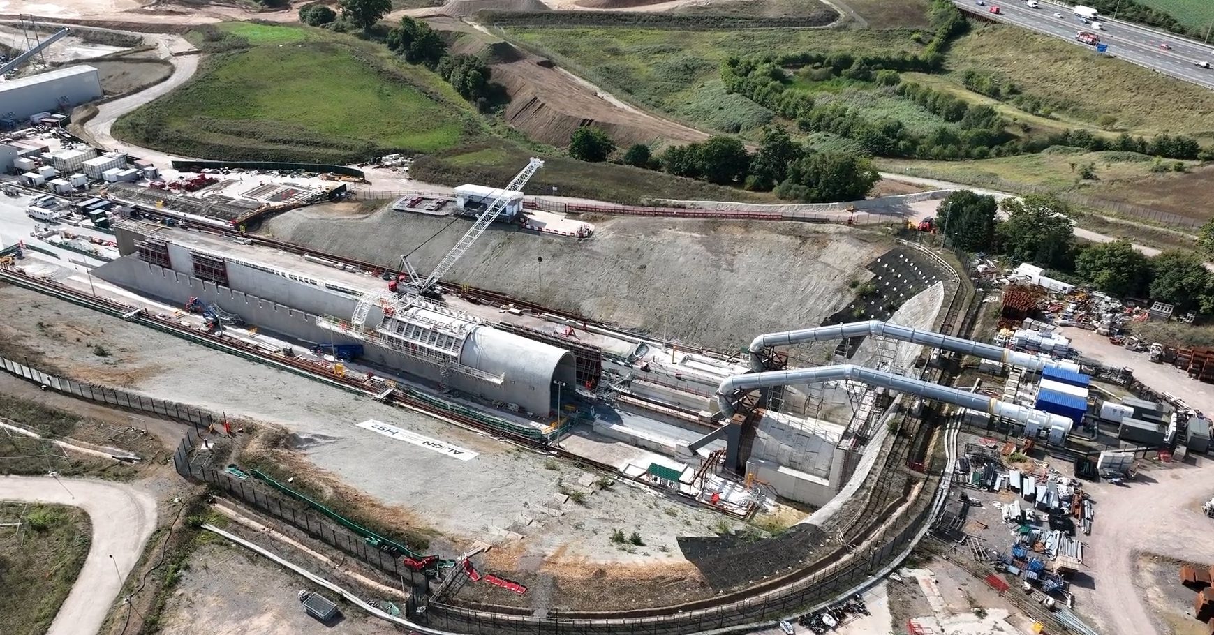 Vue de drône du portail sud du double tunnel HS2 dans la région des Chilterns, nord-ouest de Londres