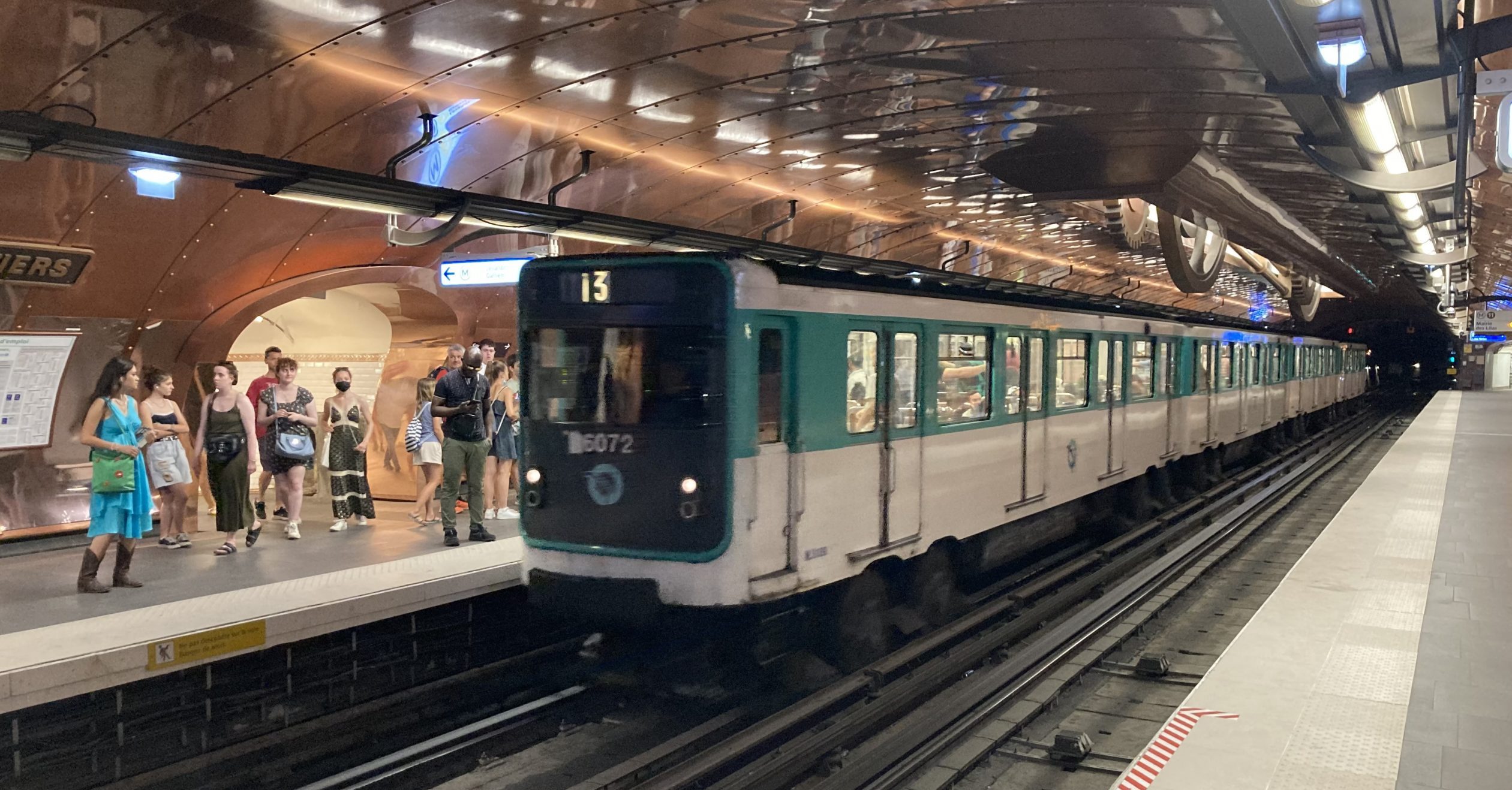 Dernier tour de piste du plus vieux métro parisien après 60 ans de service