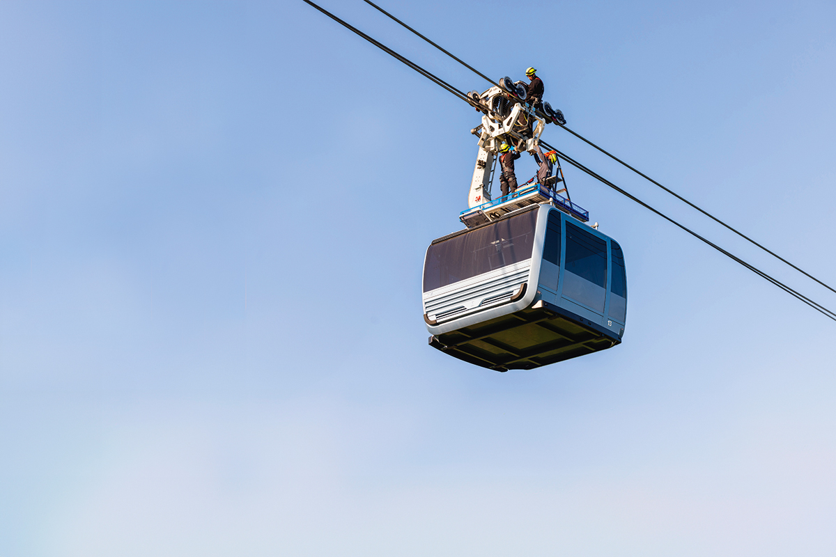 Des voltigeurs dans la ville, les métiers du câble urbain