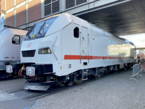 Désignée BR 105 par la DB, à qui elle est destinée, cette locomotive électrique est la première développée par Talgo
Photos © Patrick Laval