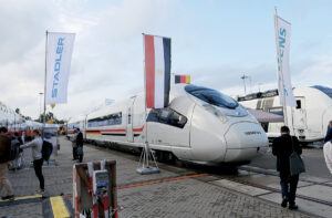 Le Velaro de Siemens pour l’Egypte, pavoisé aux couleurs de ses pays d’origine et de destination.
Photos © Patrick Laval
