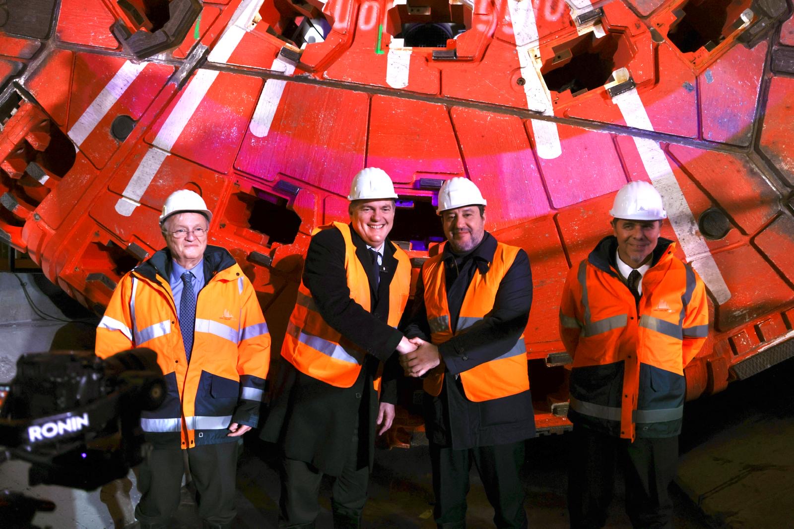 Lyon-Turin : le tunnelier Viviana entre en piste