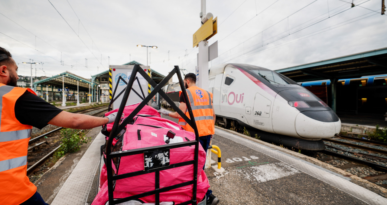 Les colis d’Amazon prennent le TGV