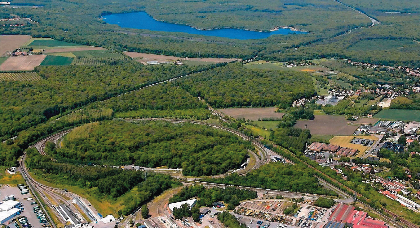 Le CEF1 est situé à Petite-Forêt prèsde Valenciennes, dans le Nord.