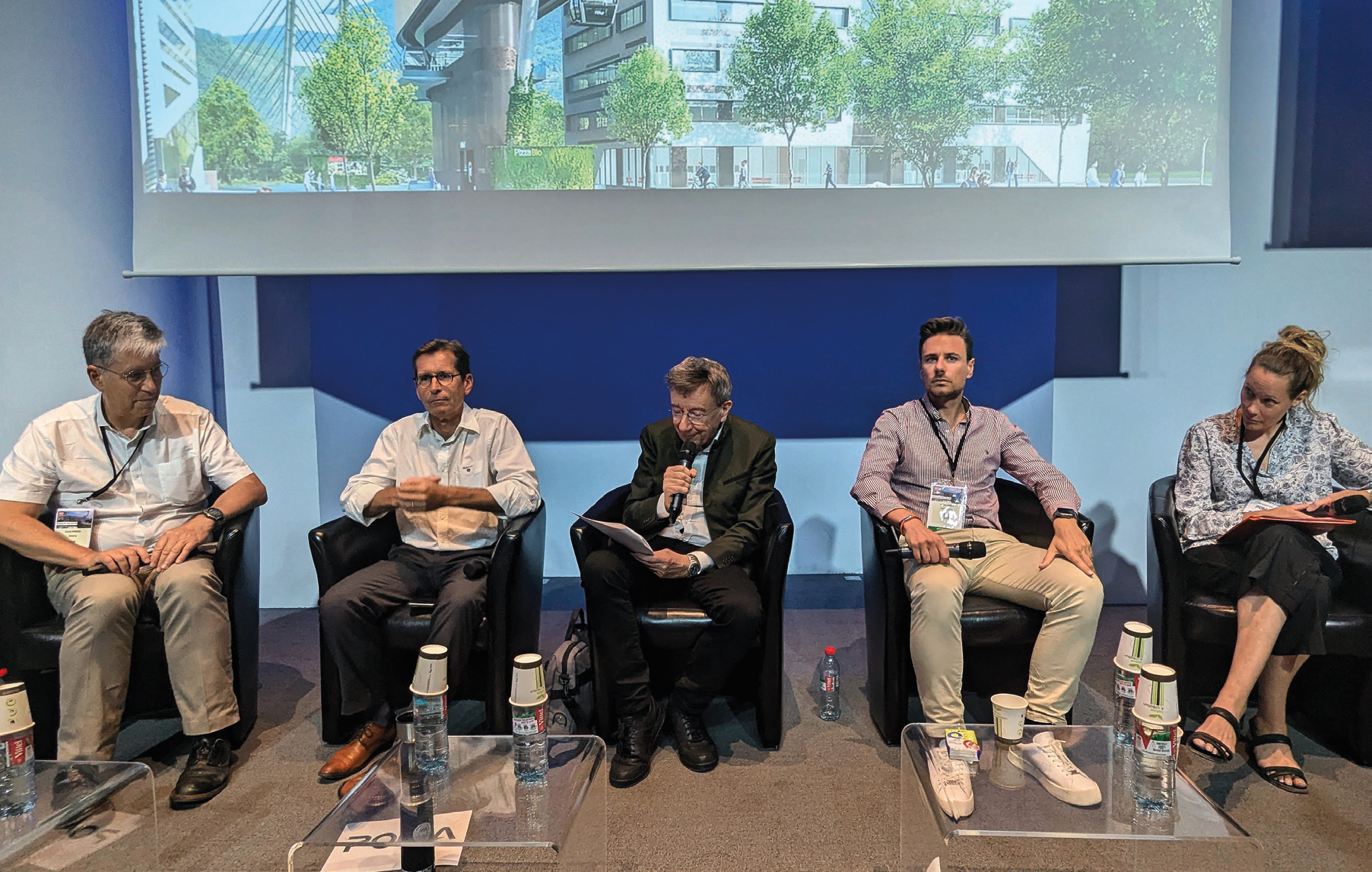 La conférence téléphérique a eu lieu le 3 juillet au 8, rue d’Athènes à Paris.